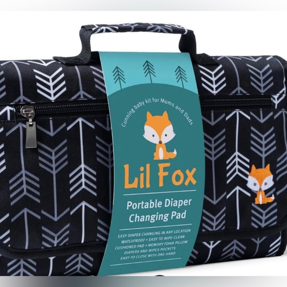 NWOT || Lil’ Fox Portable Diaper Changing Pad - Black and White
